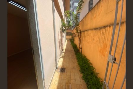 Casa à venda com 110m², 2 quartos e 2 vagasCorredor