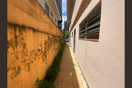 Casa à venda com 110m², 2 quartos e 2 vagasCorredor