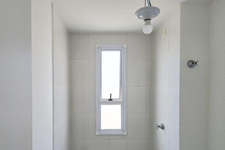 Apartamento à venda com 54m², 2 quartos e 1 vaga Apartamento à venda com 54m², 2 quartos e 1 vagaBanheiro Social