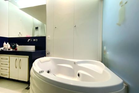 Apartamento à venda com 101m², 2 quartos e 1 vagaBanheiro da Suíte 1