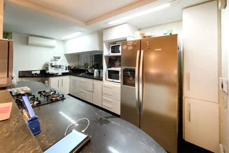 Apartamento à venda com 101m², 2 quartos e 1 vagaCozinha