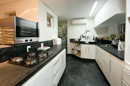 Apartamento à venda com 101m², 2 quartos e 1 vagaCozinha