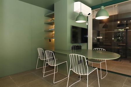 Apartamento à venda com 94m², 2 quartos e 1 vaga Apartamento à venda com 94m², 2 quartos e 1 vagaCoworking