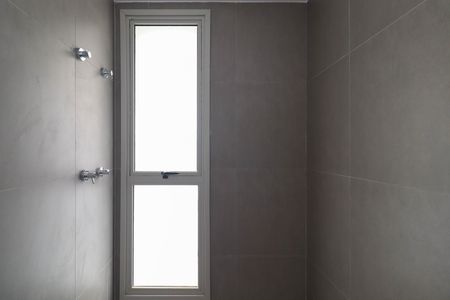 Apartamento à venda com 94m², 2 quartos e 1 vaga Apartamento à venda com 94m², 2 quartos e 1 vagaBanheiro da Suíte 1