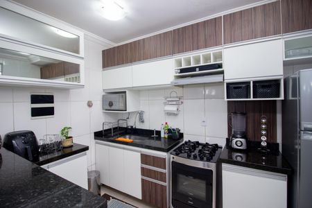 Apartamento à venda com 133m², 3 quartos e 2 vagas Apartamento à venda com 133m², 3 quartos e 2 vagasCozinha e Área de Serviço