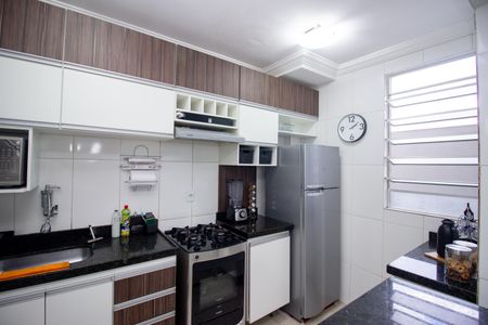 Apartamento à venda com 133m², 3 quartos e 2 vagas Apartamento à venda com 133m², 3 quartos e 2 vagasCozinha e Área de Serviço