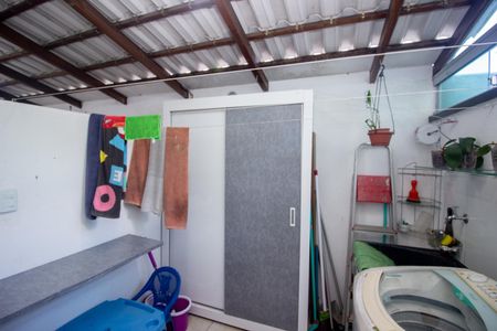 Apartamento à venda com 133m², 3 quartos e 2 vagas Apartamento à venda com 133m², 3 quartos e 2 vagasCozinha e Área de Serviço