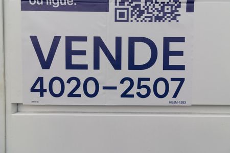 Casa à venda com 134m², 3 quartos e 2 vagas Casa à venda com 134m², 3 quartos e 2 vagasPlaquinha