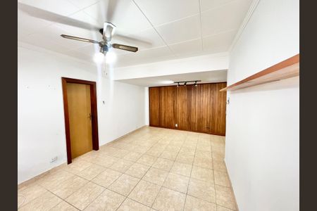 Sala de casa para alugar com 2 quartos, 130m² em Vila Barbosa, São Paulo