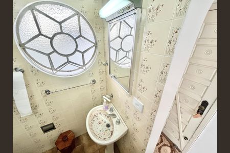 Casa para alugar com 130m², 2 quartos e 1 vaga Casa para alugar com 130m², 2 quartos e 1 vagaBanheiro da Suíte 2