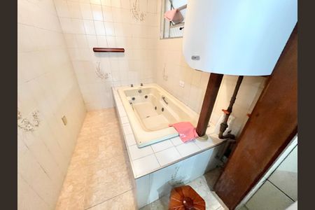 Casa para alugar com 130m², 2 quartos e 1 vaga Casa para alugar com 130m², 2 quartos e 1 vagaBanheiro