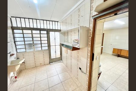 Casa para alugar com 130m², 2 quartos e 1 vaga Casa para alugar com 130m², 2 quartos e 1 vagaÁrea de Serviço