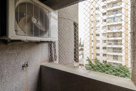 Sacada Quarto 1 de apartamento à venda com 1 quarto, 52m² em Moema, São Paulo