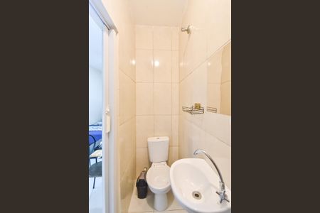 Banheiro de kitnet/studio para alugar com 1 quarto, 18m² em Jardim Vila Mariana, São Paulo