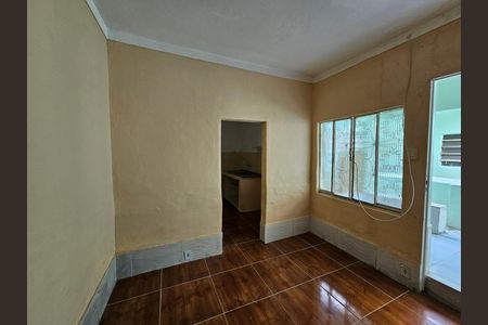 Casa para alugar com 35m², 1 quarto e sem vaga Casa para alugar com 35m², 1 quarto e sem vagaSala