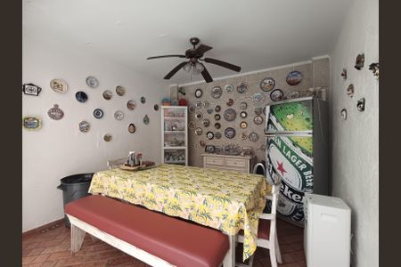 Casa à venda com 250m², 3 quartos e 2 vagas