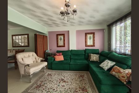 Casa à venda com 250m², 3 quartos e 2 vagas