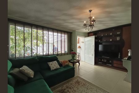 Casa à venda com 3 quartos, 250m² em Vila do Bosque, São Paulo
