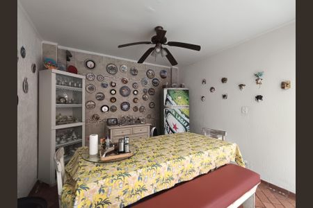 Casa à venda com 250m², 3 quartos e 2 vagas