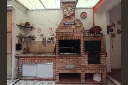 Casa à venda com 250m², 3 quartos e 2 vagas