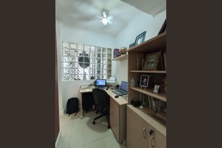 Casa à venda com 250m², 3 quartos e 2 vagas