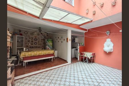 Casa à venda com 250m², 3 quartos e 2 vagas