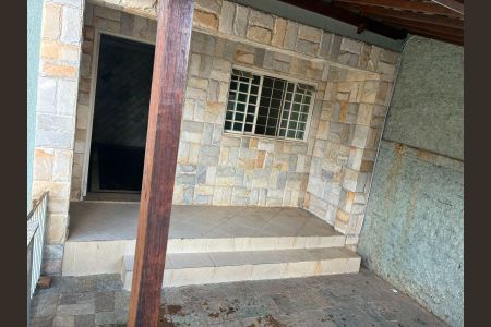 Casa para alugar com 200m², 3 quartos e 1 vagaÁrea externa