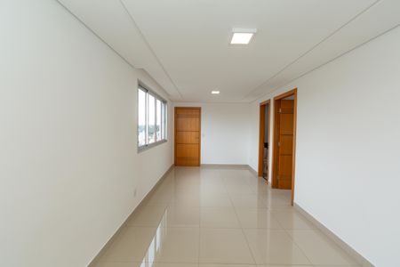SALA de apartamento para alugar com 3 quartos, 90m² em Padre Eustáquio, Belo Horizonte
