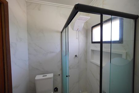 Casa de condomínio para alugar com 303m², 4 quartos e 4 vagasBanheiro da Suíte