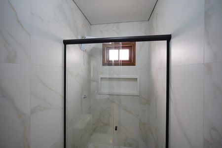 Casa de condomínio para alugar com 303m², 4 quartos e 4 vagasBanheiro