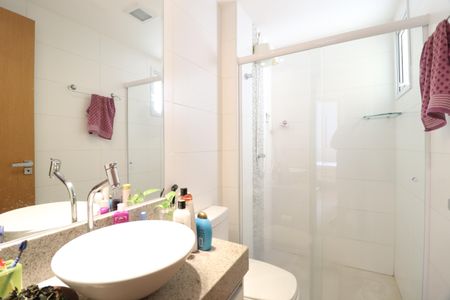 Apartamento para alugar com 64m², 2 quartos e 2 vagasBanheiro Social