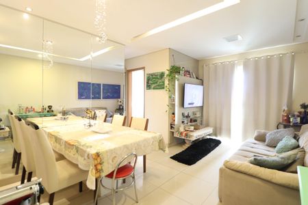 Sala de apartamento para alugar com 2 quartos, 64m² em Centro, Uberlândia