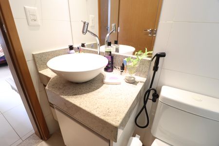 Apartamento para alugar com 64m², 2 quartos e 2 vagasBanheiro Social