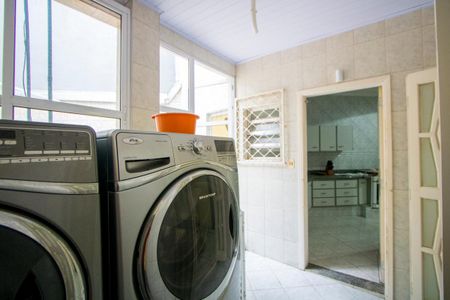 Casa à venda com 100m², 3 quartos e 3 vagasÁrea de serviço