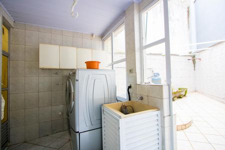 Casa à venda com 100m², 3 quartos e 3 vagasÁrea de serviço