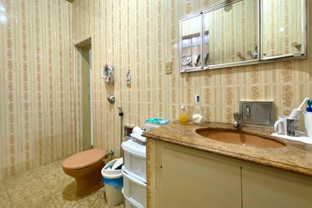 Casa à venda com 360m², 3 quartos e 4 vagasBanheiro