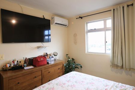 Apartamento à venda com 100m², 4 quartos e 2 vagasQuarto