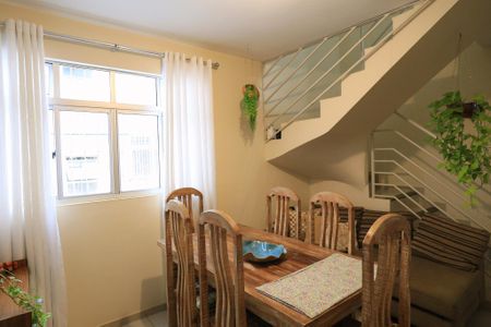 Apartamento à venda com 100m², 4 quartos e 2 vagasSala