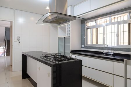 Casa para alugar com 139m², 3 quartos e 2 vagas Casa para alugar com 139m², 3 quartos e 2 vagasCozinha