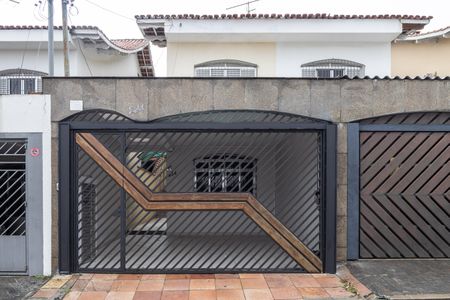 Casa para alugar com 139m², 3 quartos e 2 vagas Casa para alugar com 139m², 3 quartos e 2 vagasFachada