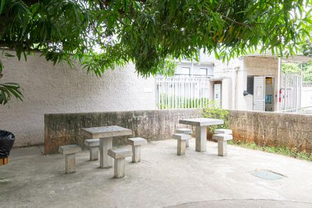 Apartamento para alugar com 55m², 2 quartos e 1 vagaÁrea comum - Playground