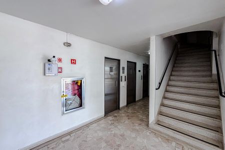 Apartamento à venda com 55m², 2 quartos e sem vagaÁrea comum