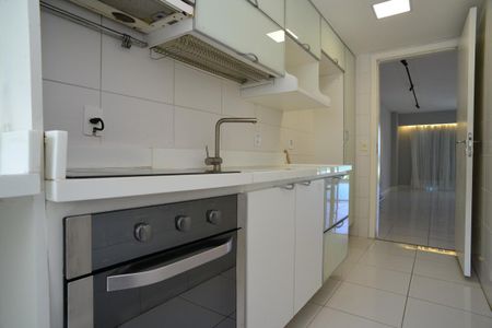 Apartamento para alugar com 100m², 2 quartos e 2 vagasCozinha
