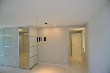 Apartamento para alugar com 100m², 2 quartos e 2 vagasSala