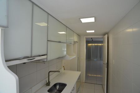 Apartamento para alugar com 100m², 2 quartos e 2 vagasCozinha