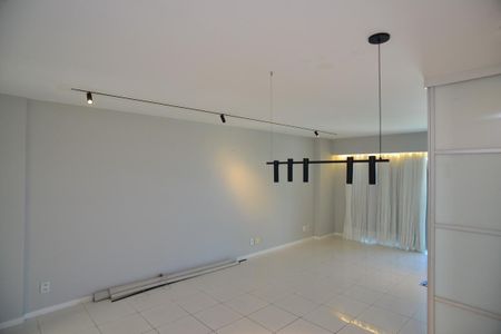 Apartamento para alugar com 100m², 2 quartos e 2 vagasSala