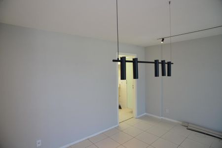 Apartamento para alugar com 100m², 2 quartos e 2 vagasSala