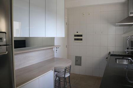 Apartamento para alugar com 115m², 2 quartos e 2 vagasCozinha