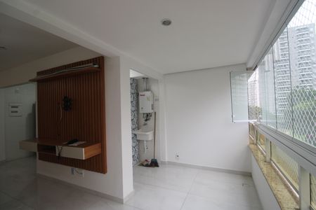 Apartamento à venda com 67m², 2 quartos e 1 vagaSala - Varanda