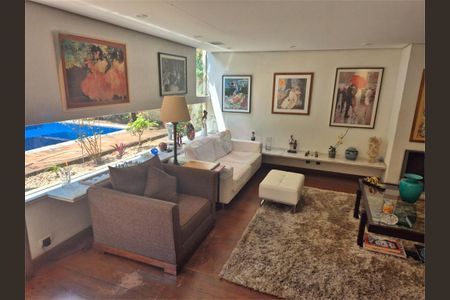 Casa à venda com 3 quartos, 360m² em Jardim Petropolis, São Paulo